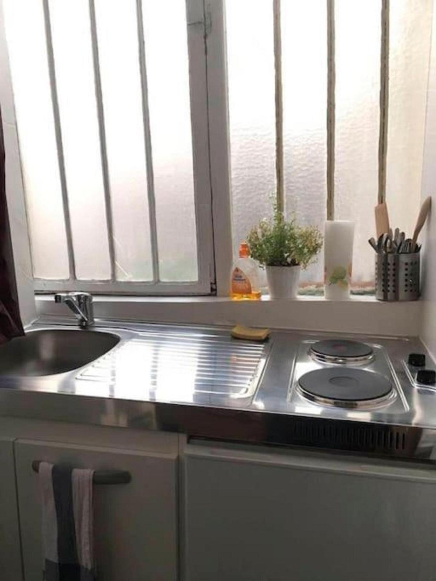 Maisonnette Studio Sur Cour Paris Eksteriør billede